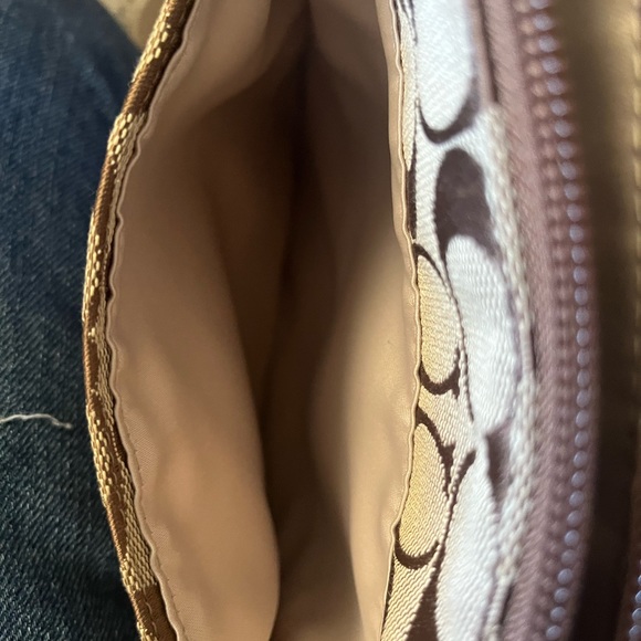 Coach - Picture 3 of 4